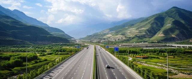 國內(nèi)最適合男人開長途自駕游的路線，沿途風(fēng)景壯麗美如畫！