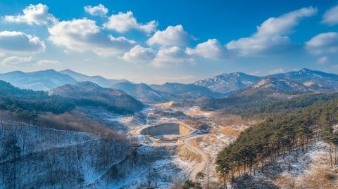 阿壩州冬季美景盡顯: 冬日奇觀、雪域風(fēng)光、神秘冰川等一系列獨特的自然風(fēng)景和文化魅力，等待您去探索。