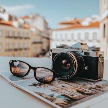 如何拍攝充滿松弛感的旅行照片？關(guān)鍵是營造自然隨性的氛圍