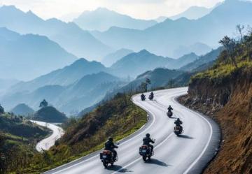 摩托車(chē)旅行攻略：全面準(zhǔn)備與安全駕駛指南