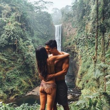 情侶旅拍必備姿勢：自然互動(dòng)創(chuàng)意多，輕松捕捉甜蜜氛圍