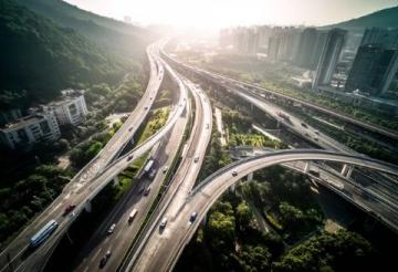 經(jīng)常有人問自駕出游是走國道還是走高速，這個(gè)問題真沒有標(biāo)準(zhǔn)答案