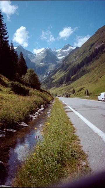 瑞士自由行攻略，從蘇黎世-盧塞恩-因特拉肯-蒙特勒經(jīng)典環(huán)線，阿爾卑斯山脈下的童話王國