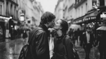 情侶旅行拍照不尷尬，這些高甜姿勢(shì)學(xué)起來(lái)！解鎖朋友圈點(diǎn)贊收割機(jī)