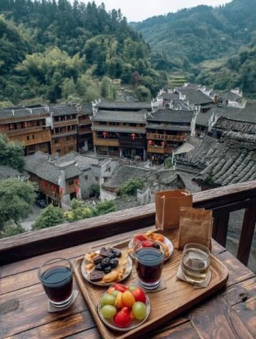 重慶市作為中國最受歡迎的旅游城市之一，以其獨特的山城風貌、8D魔幻交通、麻辣美食