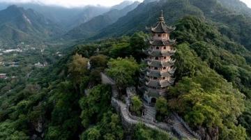 探索河南焦作修武縣云臺山的絕美風(fēng)光：5A級景區(qū)魅力無限