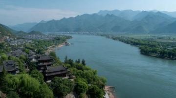 探索黔西南州必游景點(diǎn)：峽谷、峰林與民族文化之旅