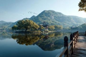 廣東是一個(gè)旅游資源豐富的省份，以下是一些值得一去的地方