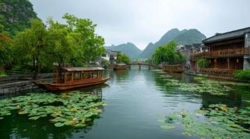 廣東省的旅游資源多樣且豐富，包括歷史名勝古跡、現(xiàn)代化城市風(fēng)光以及自然美景。