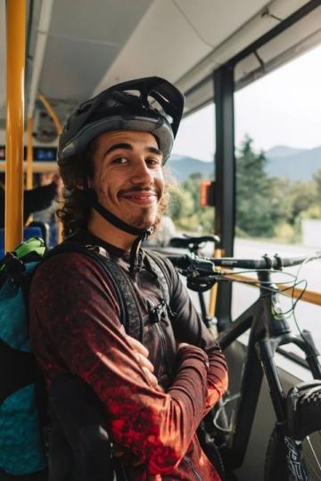 騎車(chē)旅行的自由和快樂(lè)