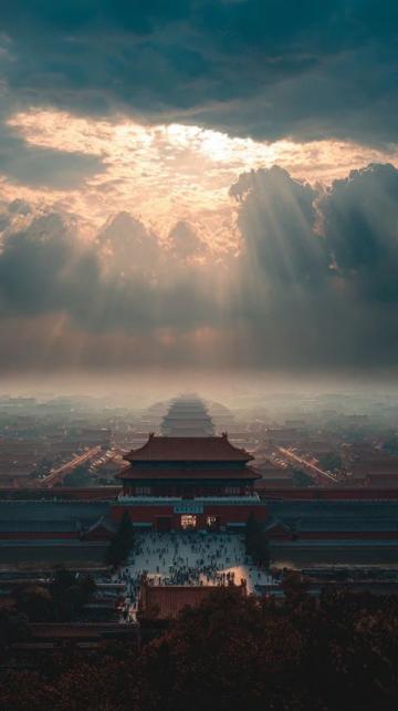 
暑期北京旅游盛況空前：烈日風(fēng)雨阻擋不了游客的熱情