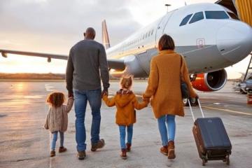 暑假帶不帶孩子旅游，像道沒(méi)有標(biāo)準(zhǔn)答案的選擇題，背后藏著無(wú)數(shù)家庭的糾結(jié)