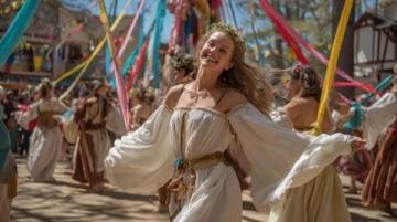 五一假期是很多人的休閑時(shí)間，各大景點(diǎn)也會(huì)迎接大量游客。