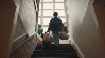 首次背著行囊走出家門.