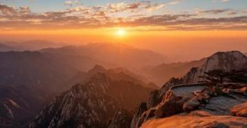 華山旅游攻略：門票、交通、必玩景點(diǎn)和安全須知