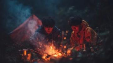 新時(shí)代大學(xué)生熱衷的“特種兵式旅游”：利弊與思考