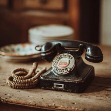 盡管有聲音呼吁，但仍然堅(jiān)持傳統(tǒng)方式