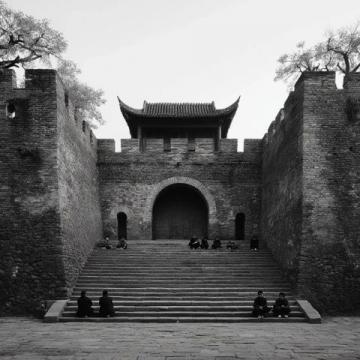 洛邑古城:集游、玩、吃、住、購于一體的綜合性人文旅游觀光區(qū)